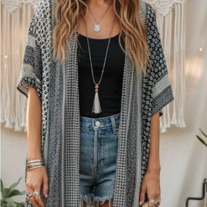 MATERNITY BOHEMIAN WHIMSICAL COVERUP.SIZE SMALL